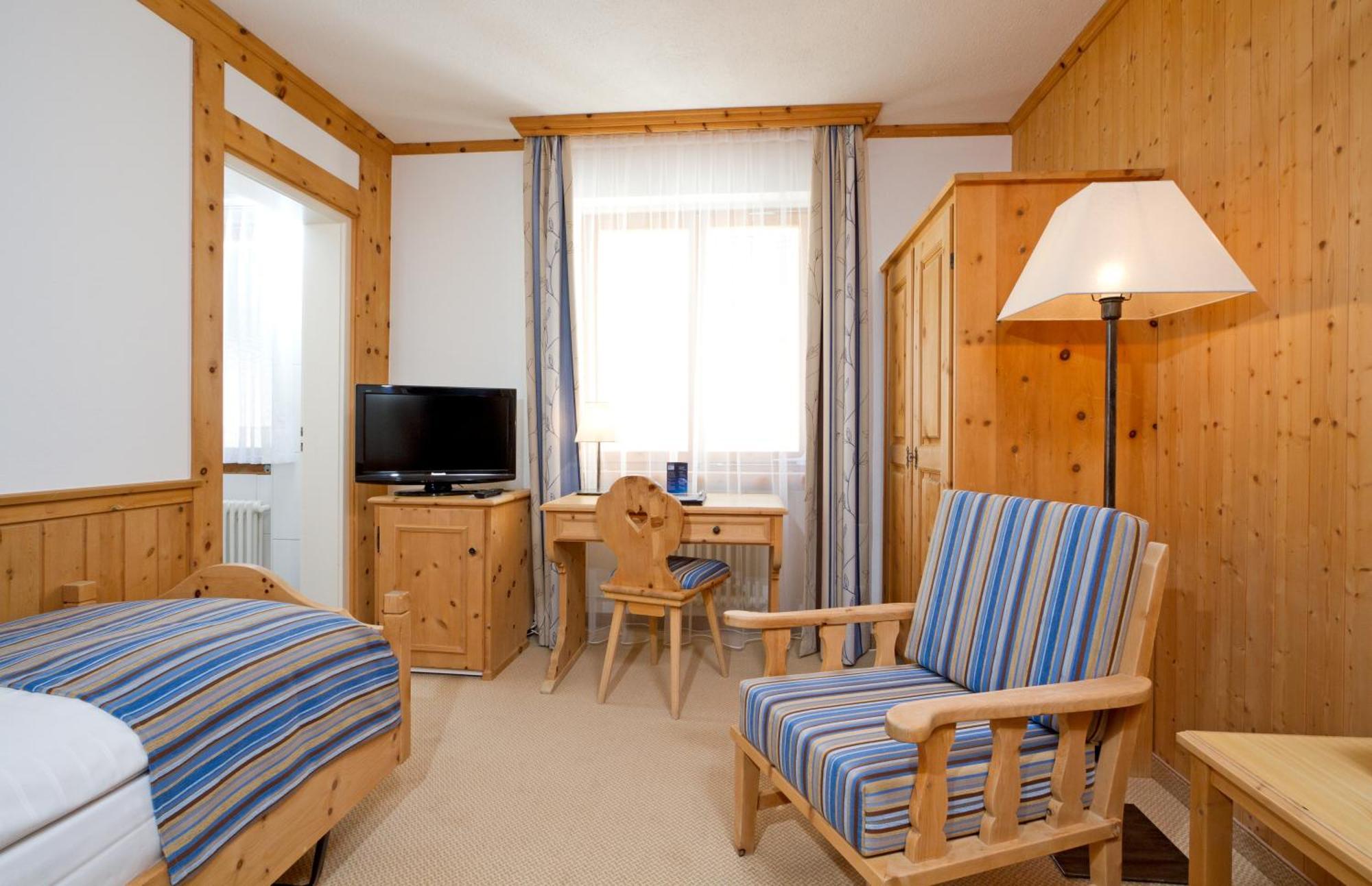 Edelweiss Swiss Quality Hotel Sils-Maria Habitación foto