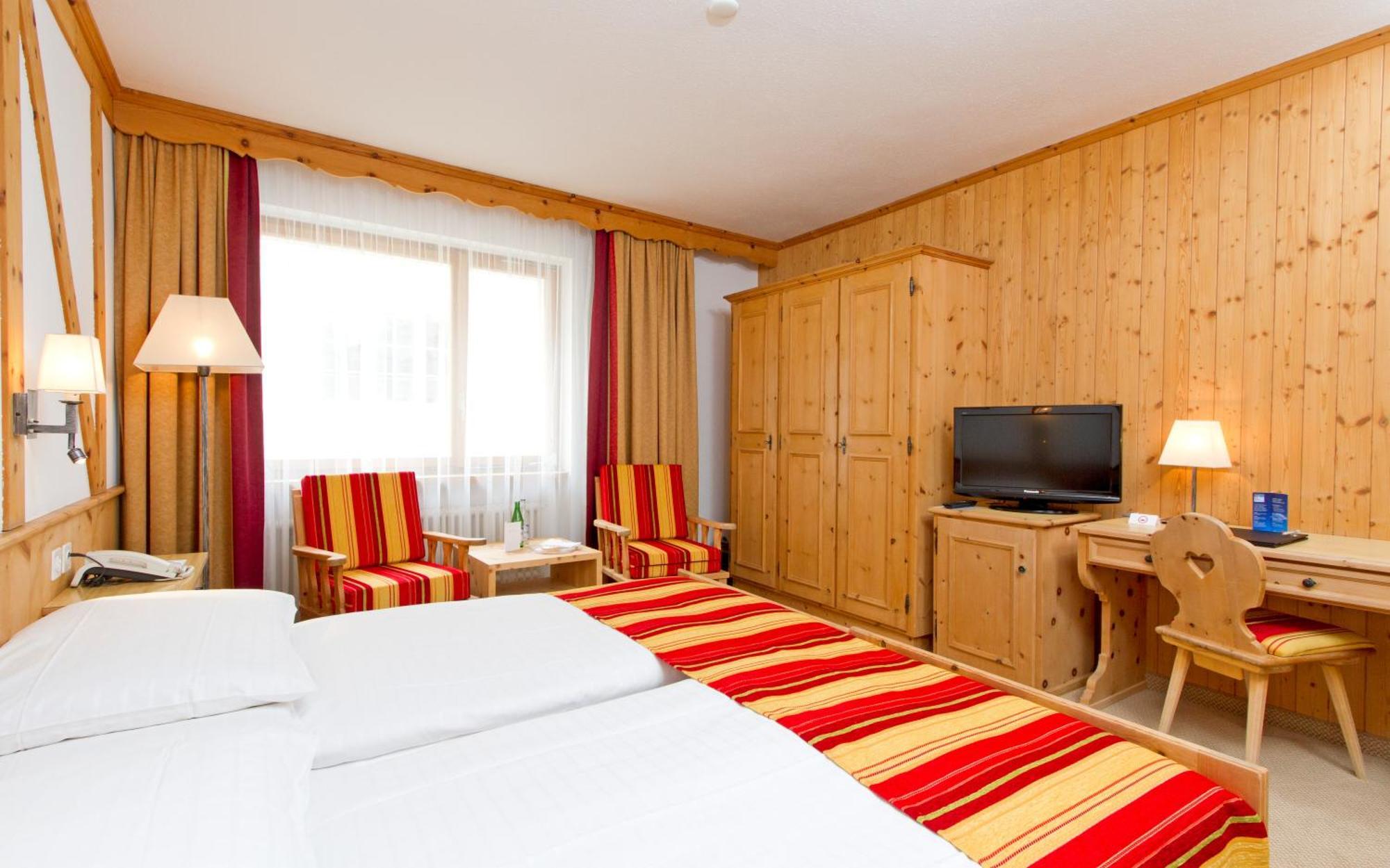 Edelweiss Swiss Quality Hotel Sils-Maria Habitación foto